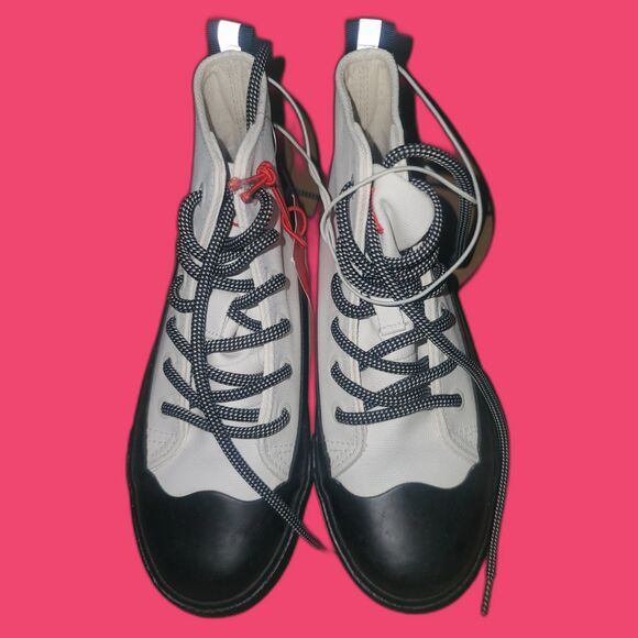 NEW Hunter for Target High-top Canvas Sneaker White & Black Unisex Kids Size 1 - Picture 1 of 7
